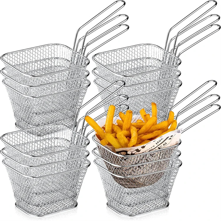 Klein. Quadratisch. Knusprig. – Der Pommes-Frites-Korb von Divine Grill