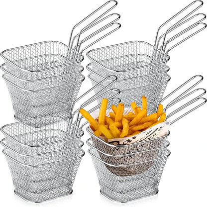 Klein. Quadratisch. Knusprig. – Der Pommes-Frites-Korb von Divine Grill