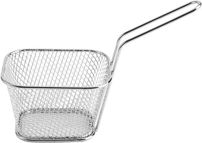 Klein. Quadratisch. Knusprig. – Der Pommes-Frites-Korb von Divine Grill